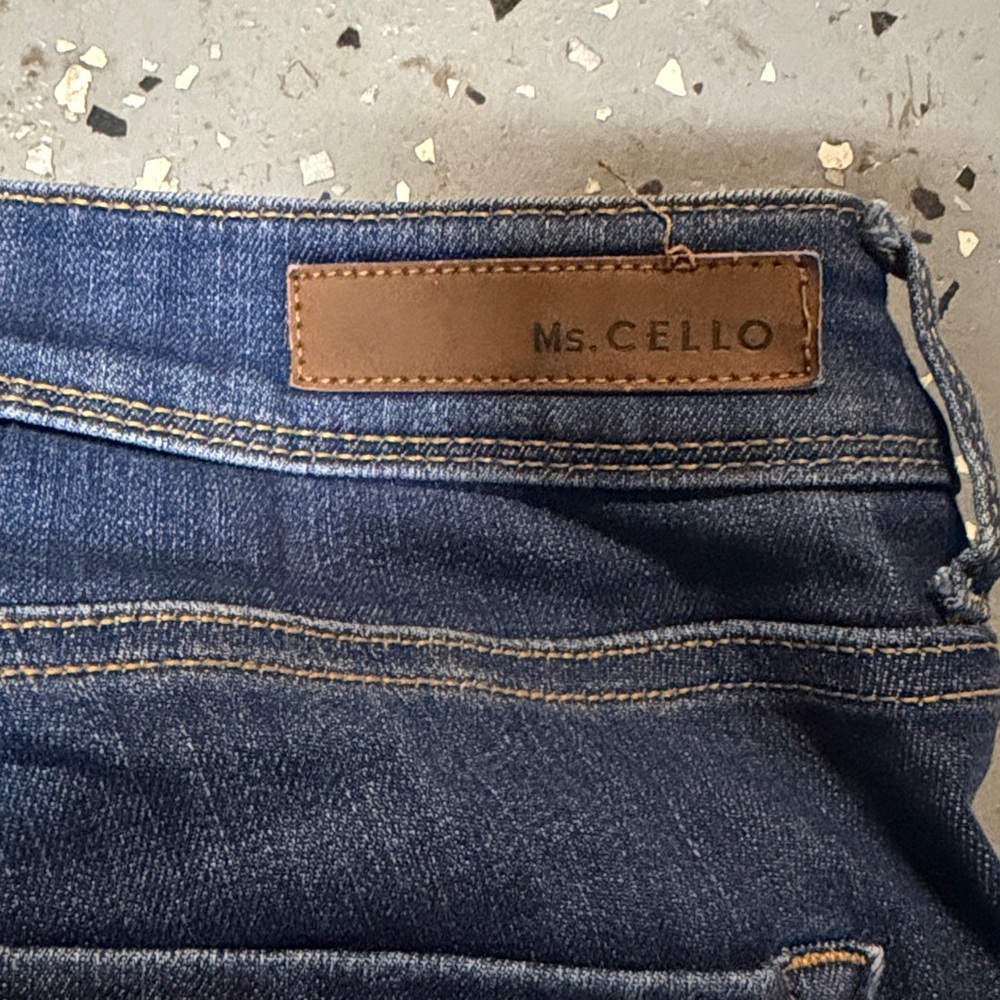 Ms. Cello jeans - Picture 5 of 6